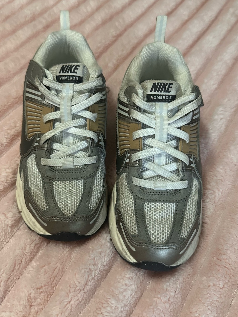Nike vomero 5